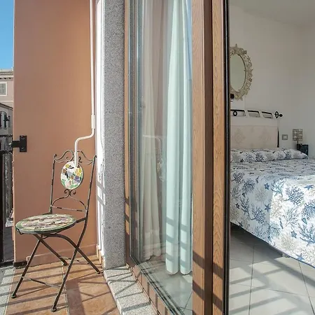 Trilo Carlo Felice - A Due Passi Dalla Piazza Santa Teresa Gallura